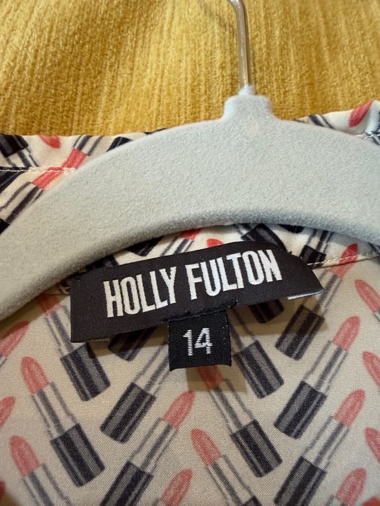 Iconic lipstick print Long-Sleeve Button-Up Shirt - Picture 2 of 6